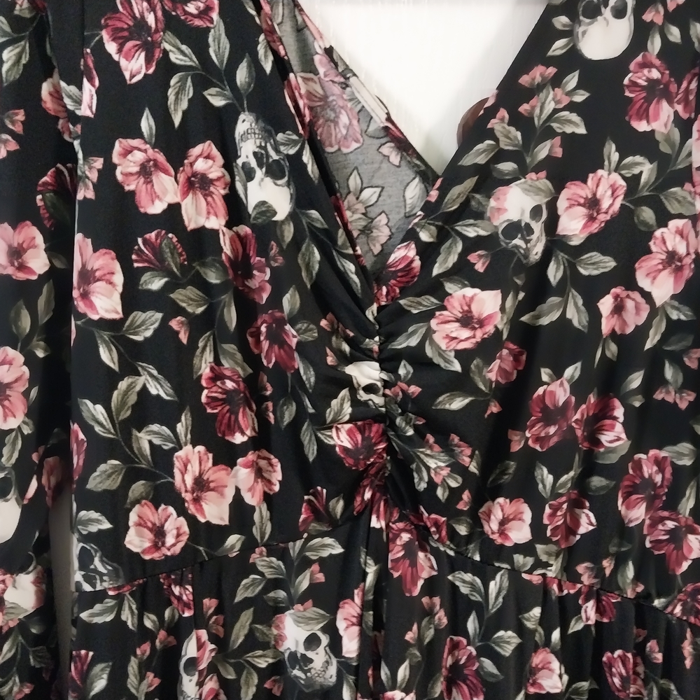 Torrid Black Pink Floral Skulls Stretch Vneck Long Sleeve Dress - Size 2x - Picture 4 of 6